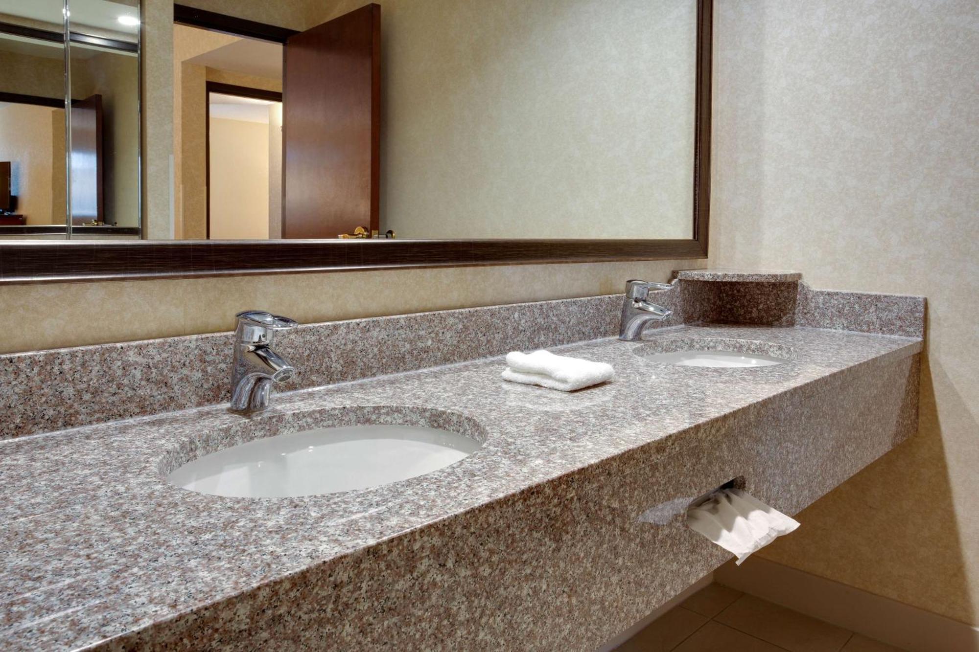 Drury Inn & Suites Terre Haute Εξωτερικό φωτογραφία